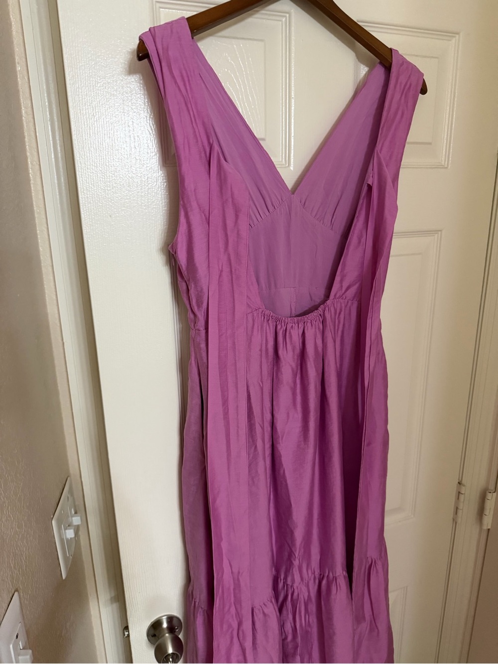 Sleeveless Pink V-Neck Midi Dress - Picture 3 of 4